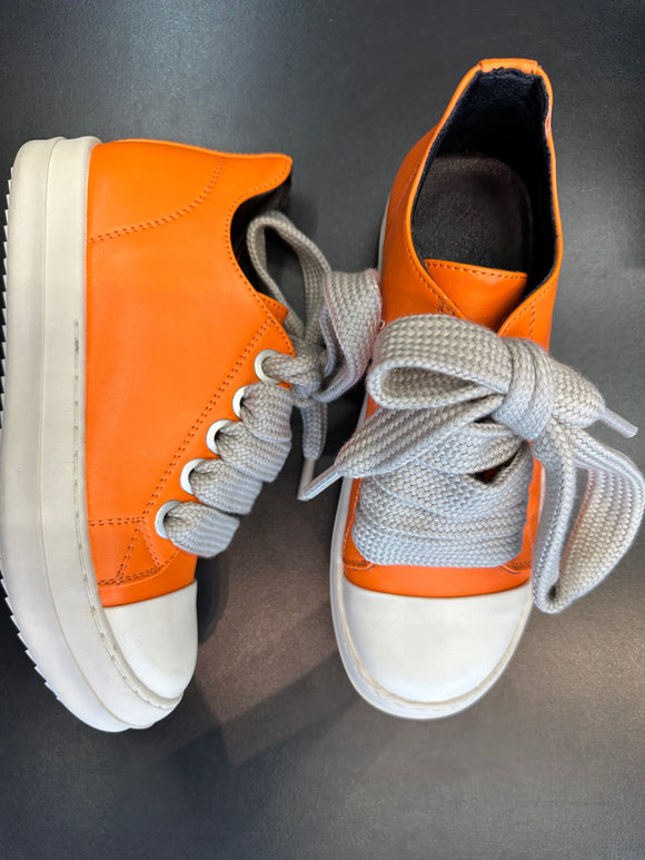 It Girl Thick Lace Low Top Sneakers🧡